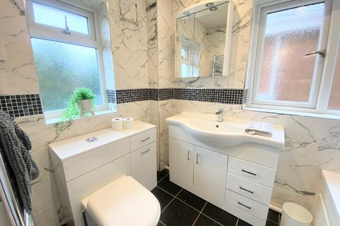 3 bedroom semi-detached house for sale, St Saviours Road, Ise Lodge, Kettering, NN15