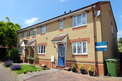 3 bedroom end of terrace house to rent, Redwing Close, Stanground, Peterborough