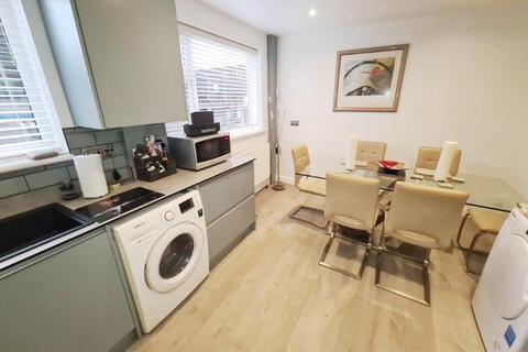 3 bedroom terraced house for sale, Circular Road, Denton, Denton