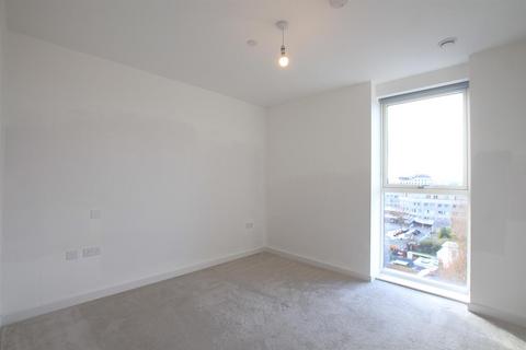 2 bedroom apartment to rent, Alexandra Road, Hounslow TW3