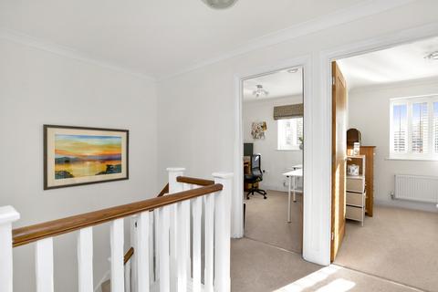 3 Barnby Close, Ashtead, KT21 2GZ
