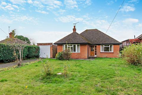 2 bedroom detached bungalow for sale, Grove Green Lane, Weavering, Maidstone