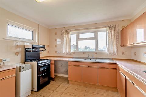 2 bedroom detached bungalow for sale, Grove Green Lane, Weavering, Maidstone