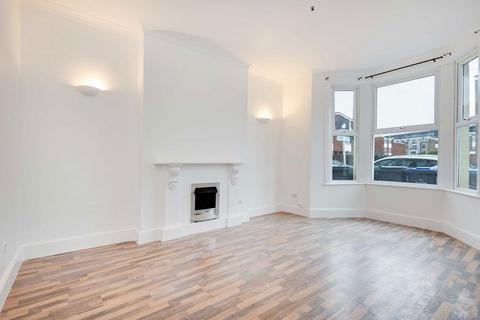 1 bedroom flat to rent, Malvern Road, London NW6