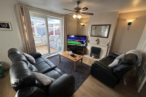 3 bedroom end of terrace house for sale, Folkestone Road East, Clayton, Manchester