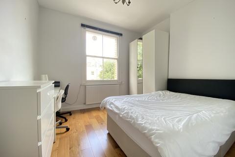 2 bedroom apartment to rent, Sutherland Avenue, Warwick Avenue W9