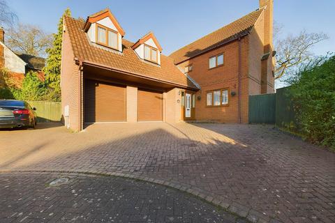 5 bedroom detached house for sale, Waters Reach, Hempsted, Gloucester, Gloucestershire, GL2