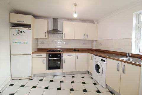 2 bedroom terraced house to rent, Reginald Street, Luton LU2