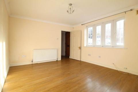 2 bedroom terraced house to rent, Reginald Street, Luton LU2