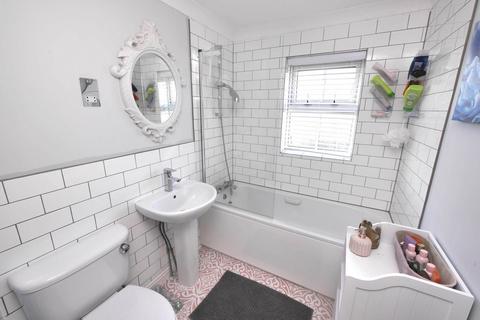 7 Brussels Close, Harwich, CO12 3SF