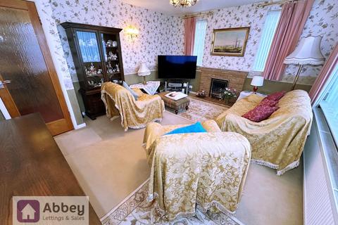 3 bedroom detached house for sale, Jean Drive, Leicester