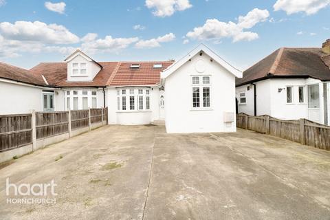 5 bedroom bungalow for sale, Belmont Road, Hornchurch