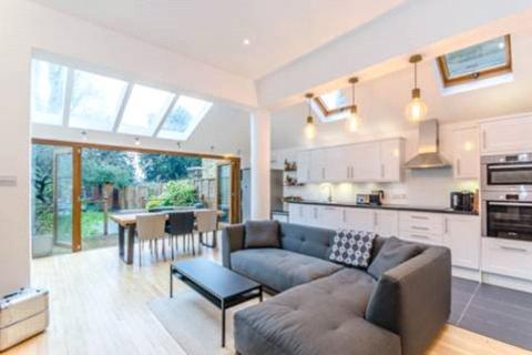 2 bedroom apartment to rent, Gondar Gardens, West Hampstead, London, NW6