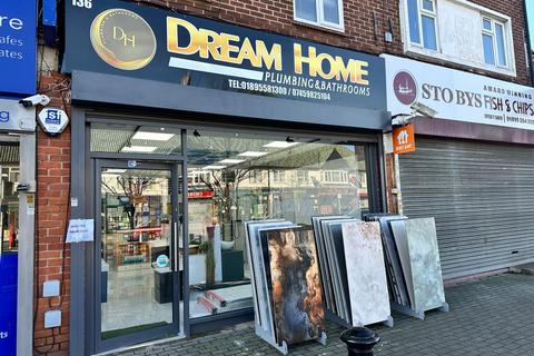 Shop to rent, Ryefield Avenue, Uxbridge UB10