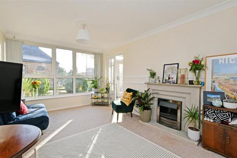 1 bedroom apartment for sale, Storthwood Court, Storth Lane, Sheffield