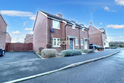 3 bedroom semi-detached house to rent, Lakeland Drive, Berryfields