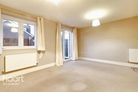 undefined, Lakeland Drive, Aylesbury