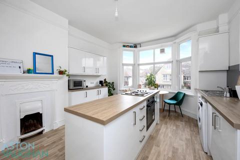 3 bedroom maisonette to rent, Davigdor Road, Hove BN3