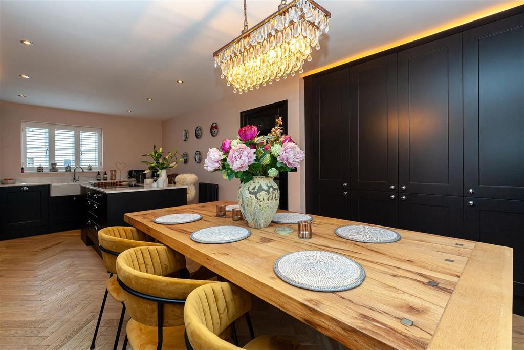 Kitchen - Dining Room 4.jpg