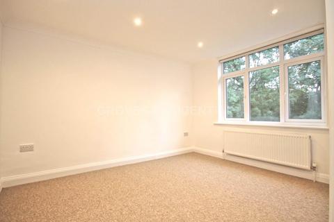 4 bedroom terraced house for sale, Stanley Avenue, New Malden