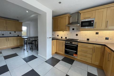 4 bedroom detached house to rent, Wayside Green, Woodcote Reading RG8