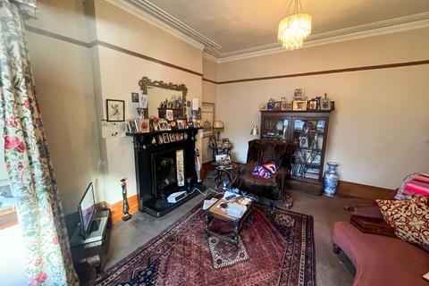 4 bedroom end of terrace house for sale, Old Road, Hyde