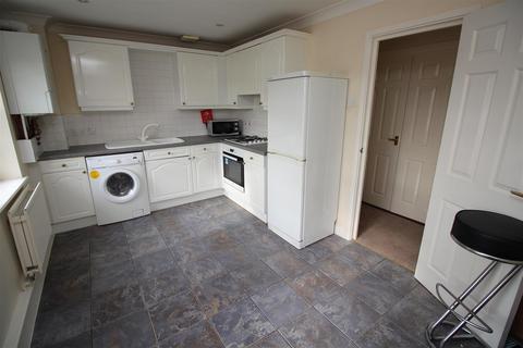 3 bedroom apartment to rent, Station Road West, Canterbury