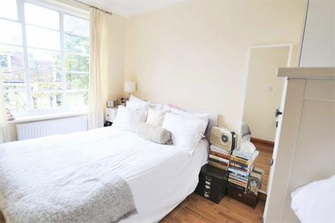 2 bedroom flat to rent, Colney Hatch Lane, London N10