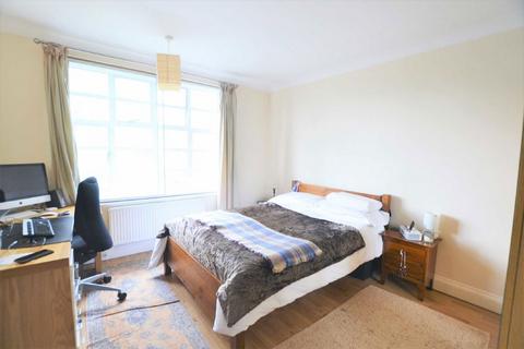 2 bedroom flat to rent, Colney Hatch Lane, London N10