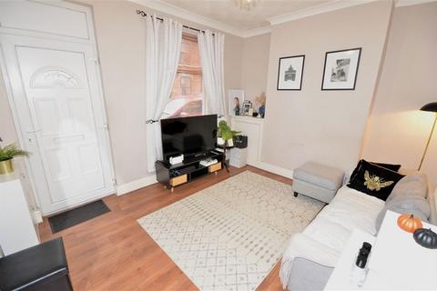 2 bedroom terraced house to rent, Smawthorne Avenue, Castleford WF10