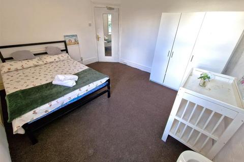 11 bedroom house share to rent, Southcote Road, Bournemouth