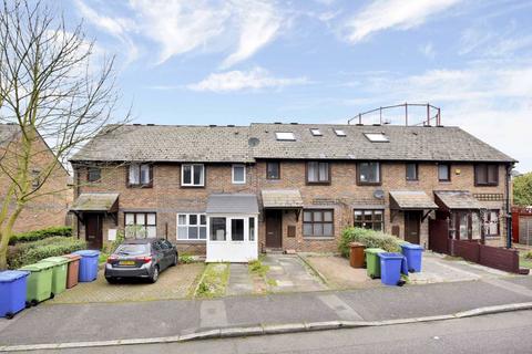 3 bedroom terraced house to rent, Kinburn Street, London SE16