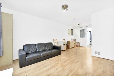 3 bedroom terraced house to rent, Kinburn Street, London SE16