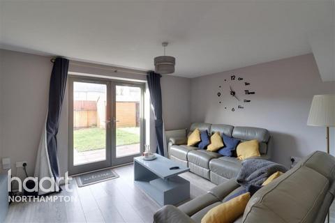 2 bedroom end of terrace house to rent, ROUNDING MEWS  NORTHAMPTON