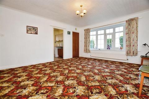 2 bedroom bungalow for sale, Alexandra Road, Scunthorpe