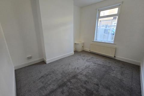 2 bedroom terraced house to rent, Princes Street, Bishop Auckland, DL14