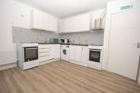 4 bedroom semi-detached house to rent, Goldbeaters Grove, Edgware HA8