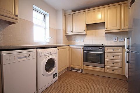 2 bedroom flat to rent, Perkin Close,  Hounslow, TW3