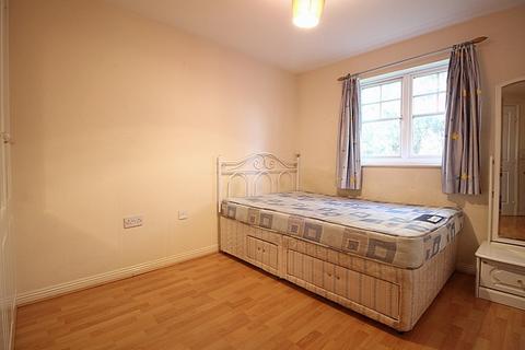 2 bedroom flat to rent, Perkin Close,  Hounslow, TW3