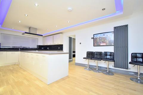 3 Ballater Close, Leicester, LE5 6XA