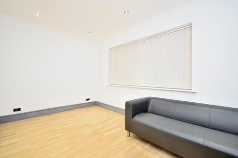 3 Ballater Close, Leicester, LE5 6XA