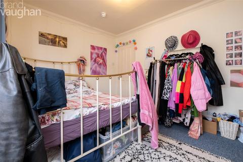 3 bedroom flat to rent, North Road, East Sussex BN1