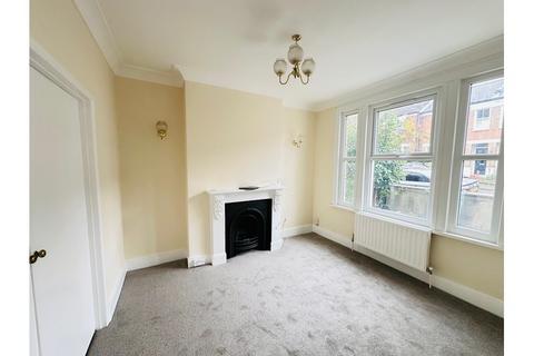 2 bedroom terraced house to rent, Hambro Road, Streatham SW16