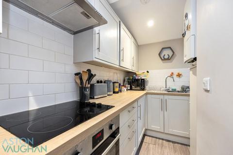 2 bedroom apartment to rent, Selborne Road, Hove BN3