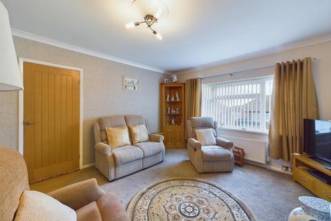 2 bedroom semi-detached bungalow for sale, Bempton Oval, Bridlington