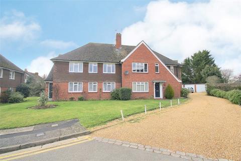 2 bedroom maisonette for sale, Hall Court, Datchet SL3