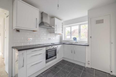 2 bedroom maisonette for sale, Hall Court, Datchet SL3