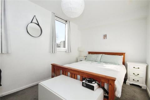 1 bedroom apartment to rent, Hanson Close, London, SW12