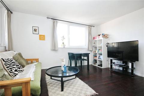 Hanson Close, London, SW12