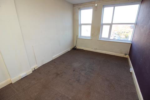 2 bedroom flat for sale, Central Road, Worcester Park KT4